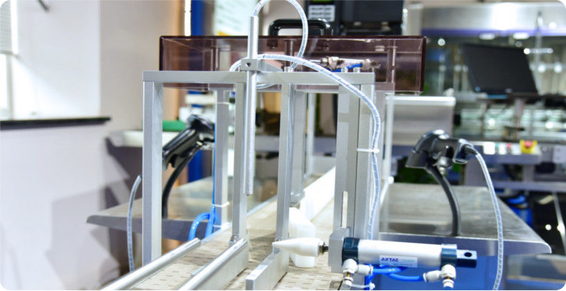 변수 충전 범위 화학 액체 충전자 화학 포장 작업의 효율성을 높이는 맞춤형 솔루션